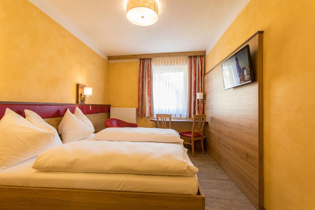 Hotel Freiensteinerhof Superior Sankt Peter-Freienstein Экстерьер фото